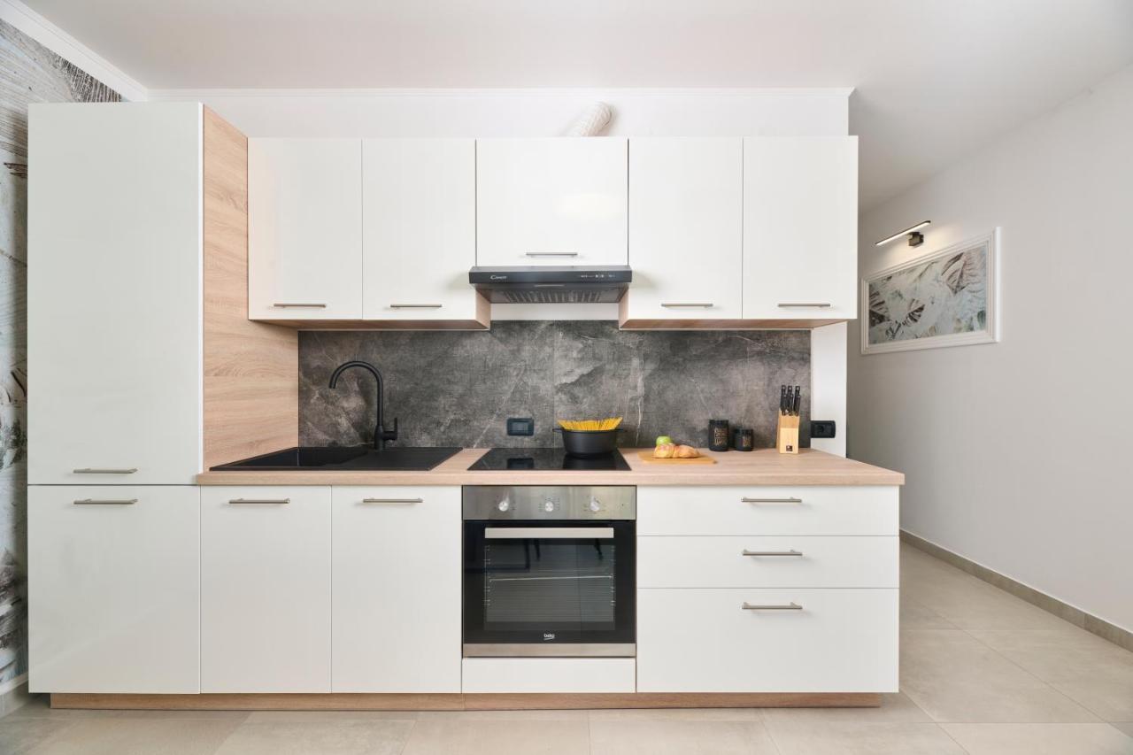 Apartments Dolcea Umag Bagian luar foto