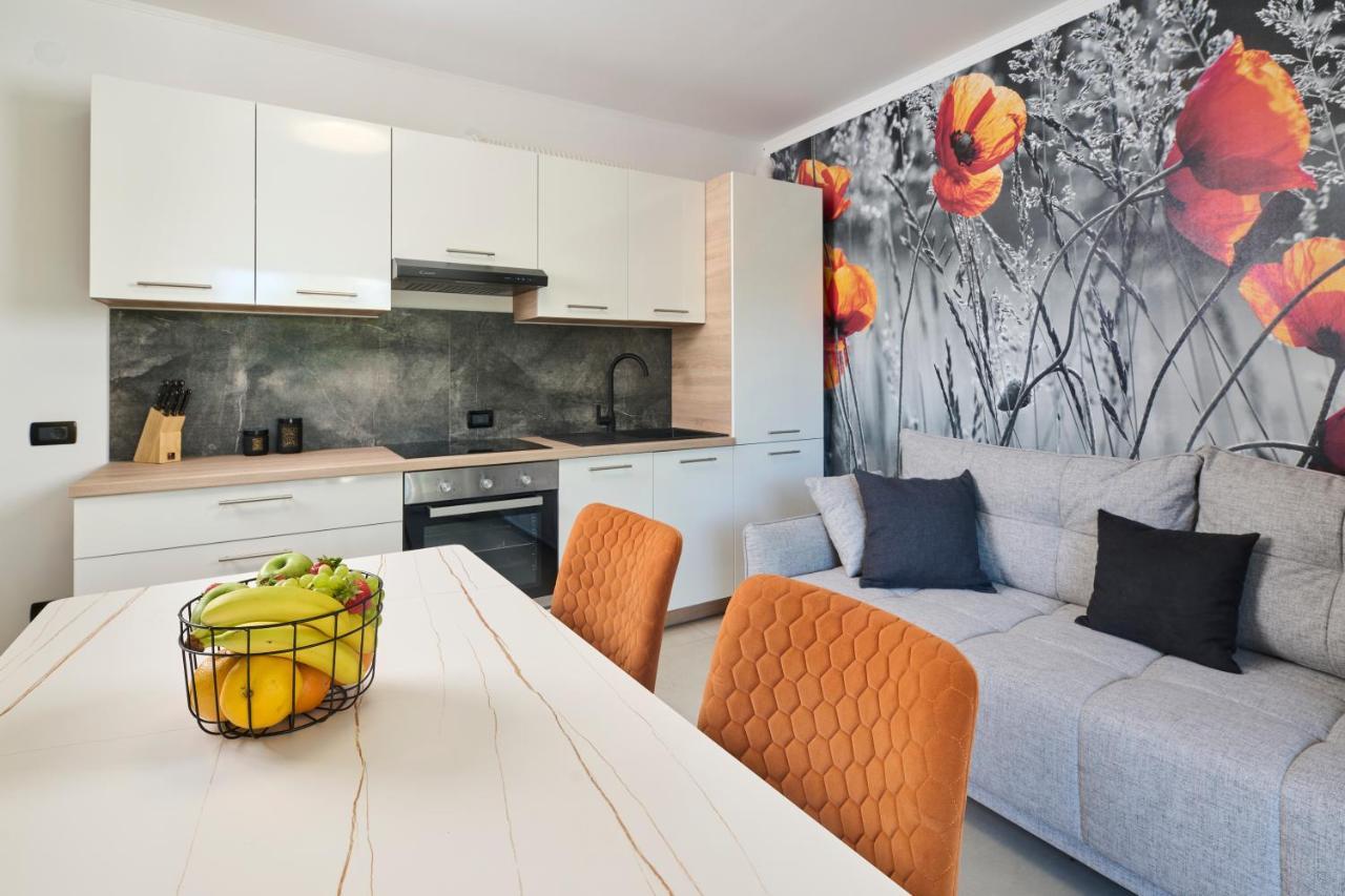 Apartments Dolcea Umag Bagian luar foto